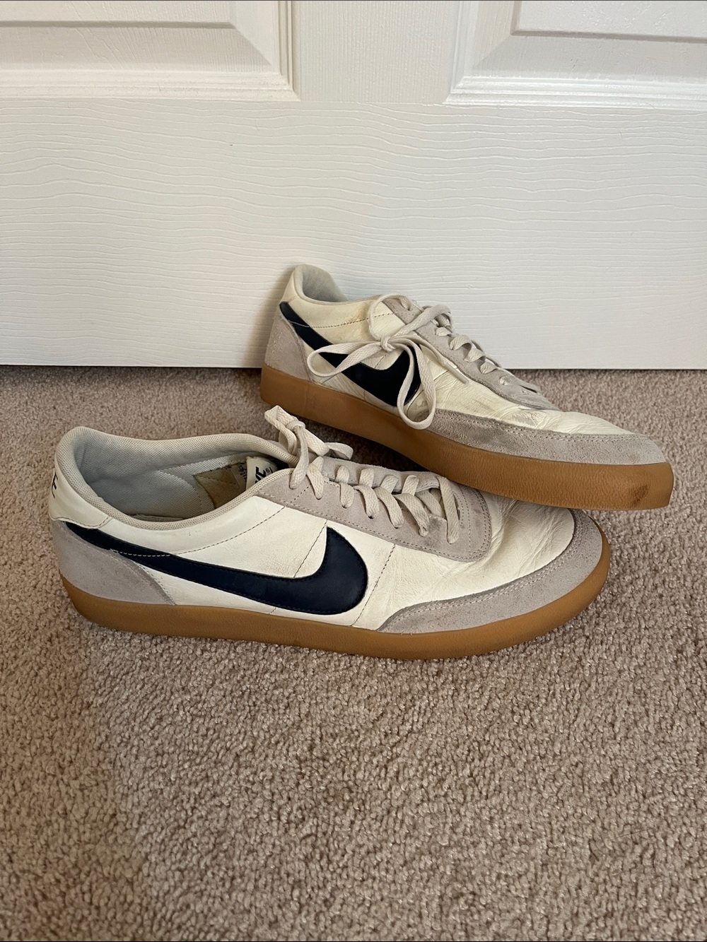 Nike Low-Top Sneakers in Cream, Black & Gum